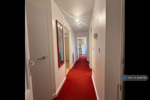 2 bedroom flat to rent, Cooke Street, Essex, IG11