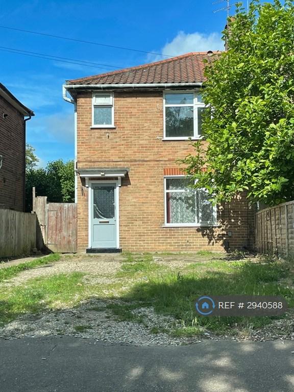 3 bedroom semi-detached house to rent
