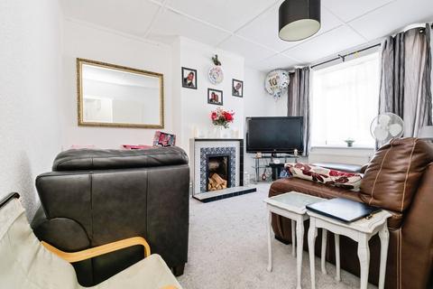 3 bedroom terraced house for sale, Somerset Gardens, Hornchurch, Essex, RM11