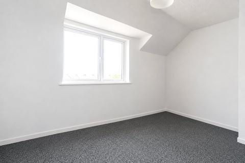 3 bedroom terraced house for sale, Somerset Gardens, Hornchurch, Essex, RM11