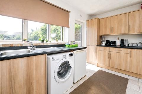 3 bedroom terraced house for sale, Somerset Gardens, Hornchurch, Essex, RM11