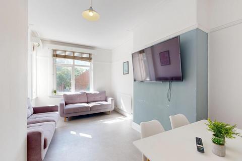 1 bedroom in a house share to rent, St Michaels Crescent, Leeds LS6