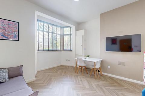 4 bedroom house to rent,  Cardigan Road, Leeds LS6
