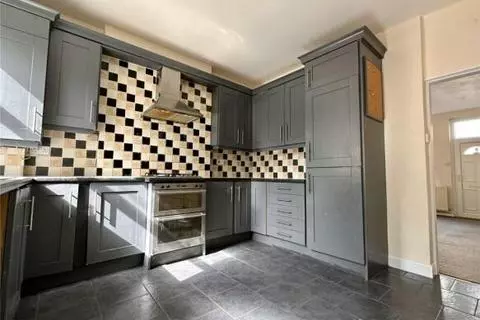 3 bedroom property to rent – pohled 2