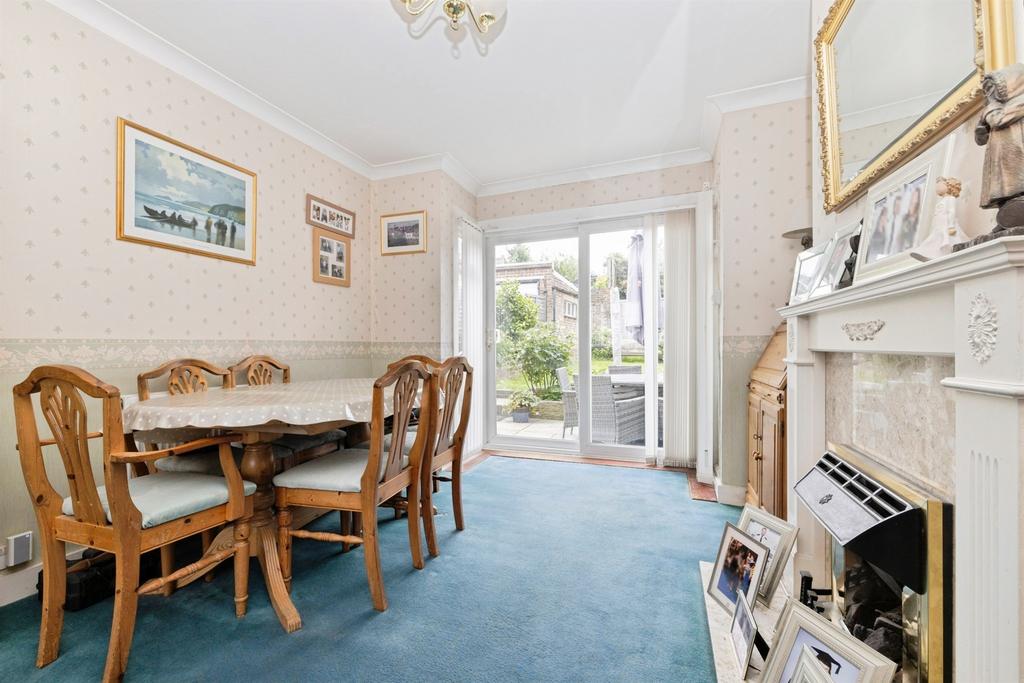 Dining room, fireplace