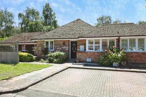 2 bedroom semi-detached bungalow for sale, Avon Meadow Close, Stratford-Upon-Avon
