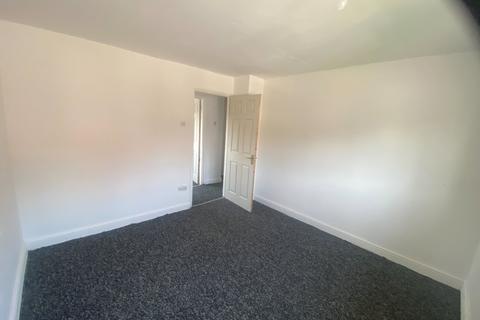3 bedroom semi-detached house to rent, Pinfold Avenue, Stoke-on-trent ST6