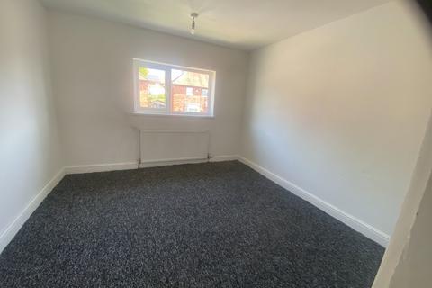 3 bedroom semi-detached house to rent, Pinfold Avenue, Stoke-on-trent ST6