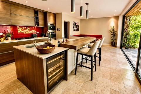4 bedroom detached house for sale, Azalea Way, Camberley GU15