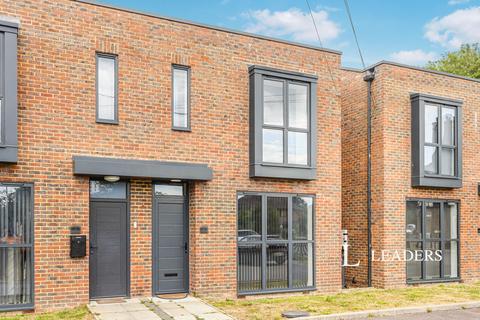 3 bedroom house to rent, York Court, London Road, Sayers Common, BN6