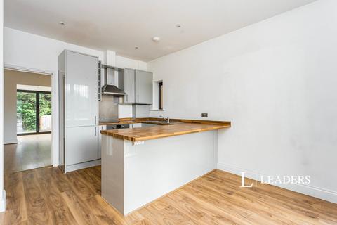 3 bedroom house to rent, York Court, London Road, Sayers Common, BN6