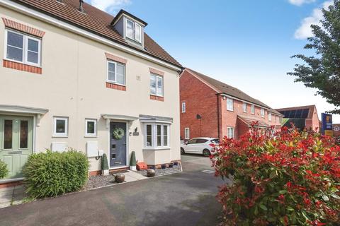 House - Sentinel Close, Worcester, Worcestershire, WR2