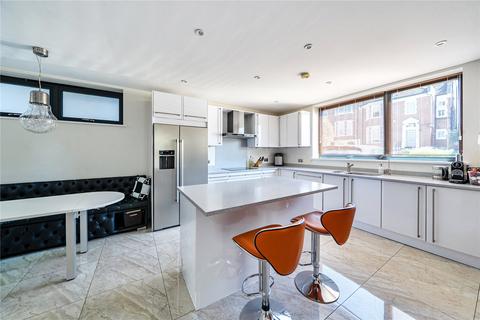 undefined, Grosvenor Gardens, London, N10