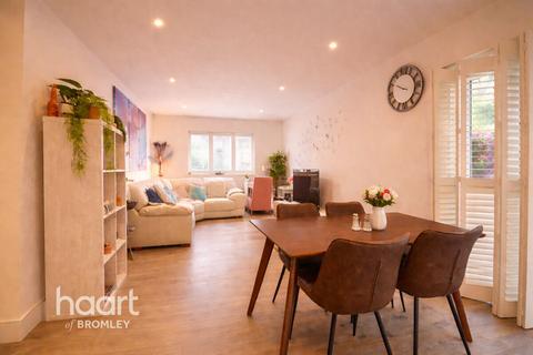 1 bedroom flat for sale, Bromley BR2