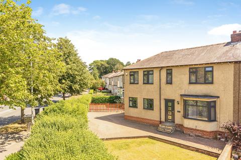5 bedroom semi-detached house for sale, Huddersfield Road, Mirfield