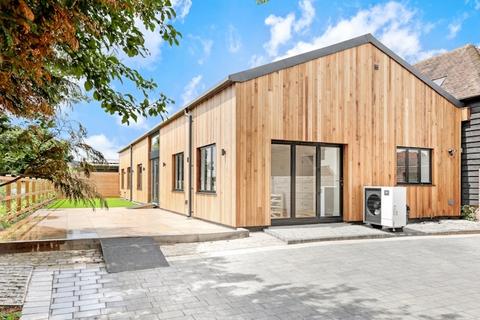 4 bedroom barn conversion for sale, Dunmow Road, Fyfield, CM5