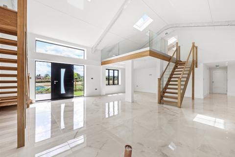 4 bedroom barn conversion for sale, Dunmow Road, Fyfield, CM5