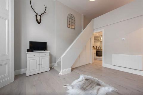 1 bedroom flat for sale, Sinclair Gardens, London W14