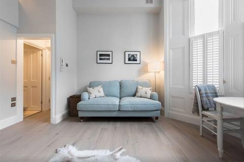 1 bedroom flat for sale, Sinclair Gardens, London W14
