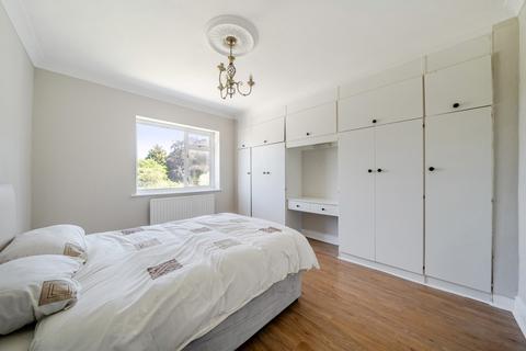 3 bedroom semi-detached house for sale, Wricklemarsh Road, London
