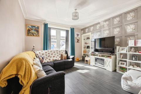 3 bedroom flat for sale, Montrose Street, Angus DD9
