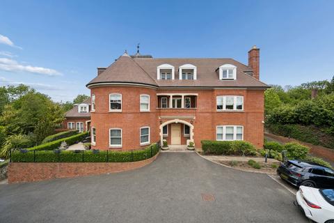 4 bedroom flat for sale, Flat  Valency House, Northwood HA6