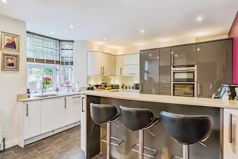 4 bedroom end of terrace house for sale – pohled 5