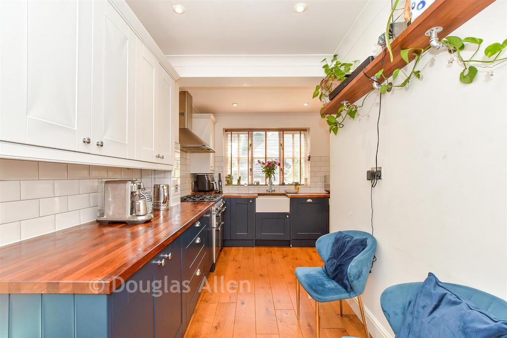 Main Road, Gidea Park, Essex - View 3