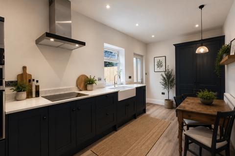 3 bedroom semi-detached house for sale, Craven Lane, Gomersal, BD19