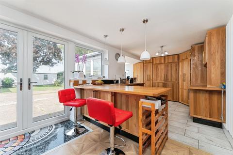 5 bedroom detached house for sale, Knights End Road, March
