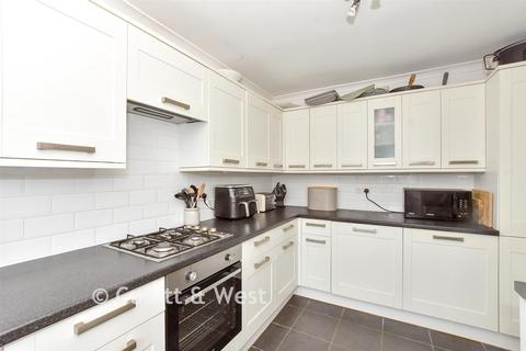 3 bedroom terraced house for sale, Dinsdale Gardens, Rustington BN16