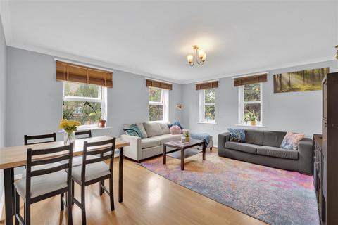 2 bedroom flat for sale, Glandford Way, Chadwell Heath, Romford