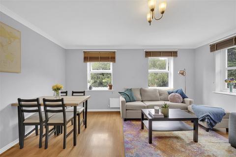 2 bedroom flat for sale, Glandford Way, Chadwell Heath, Romford