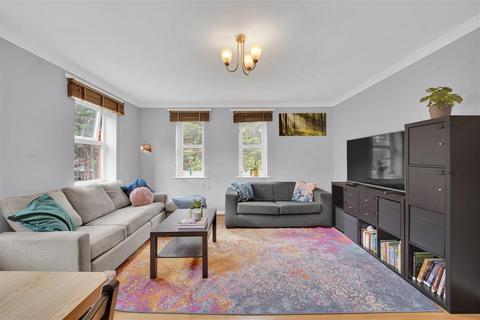 2 bedroom flat for sale, Glandford Way, Chadwell Heath, Romford