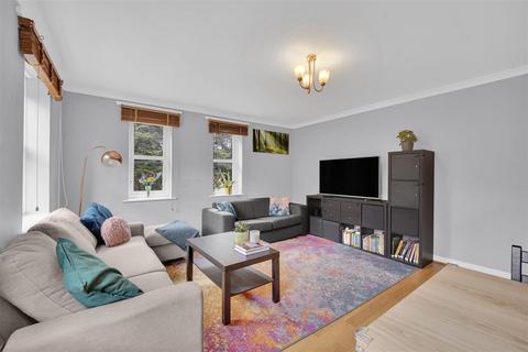 2 bedroom flat for sale, Glandford Way, Chadwell Heath, Romford