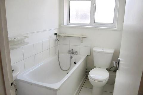 1 bedroom apartment to rent, Ivy Court, Abbey Road IG2