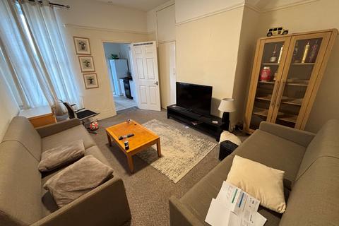 2 bedroom flat to rent, Coniston Avenue, Newcastle upon Tyne, NE2