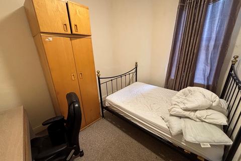 2 bedroom flat to rent, Coniston Avenue, Newcastle upon Tyne, NE2