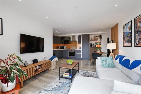 2 bedroom apartment for sale, Bridge Street, Leatherhead, Surrey, KT22