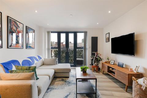 2 bedroom apartment for sale, Bridge Street, Leatherhead, Surrey, KT22