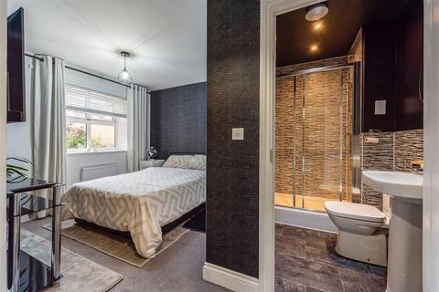 2 bedroom ground floor flat for sale, Draper Close, Andover