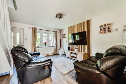 3 bedroom terraced house for sale, Strathmore Close, Carterton