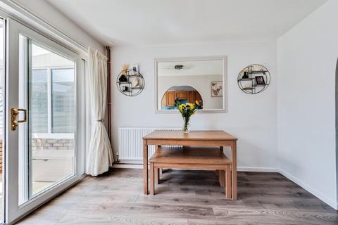 3 bedroom terraced house for sale, Strathmore Close, Carterton