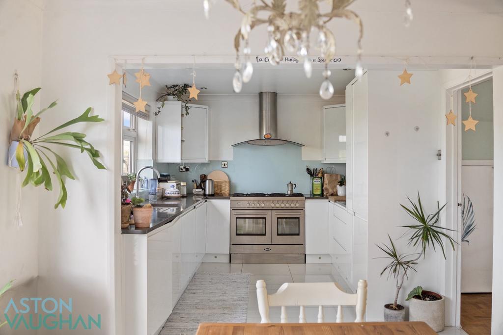 House in Brighton, Whitehawk - More