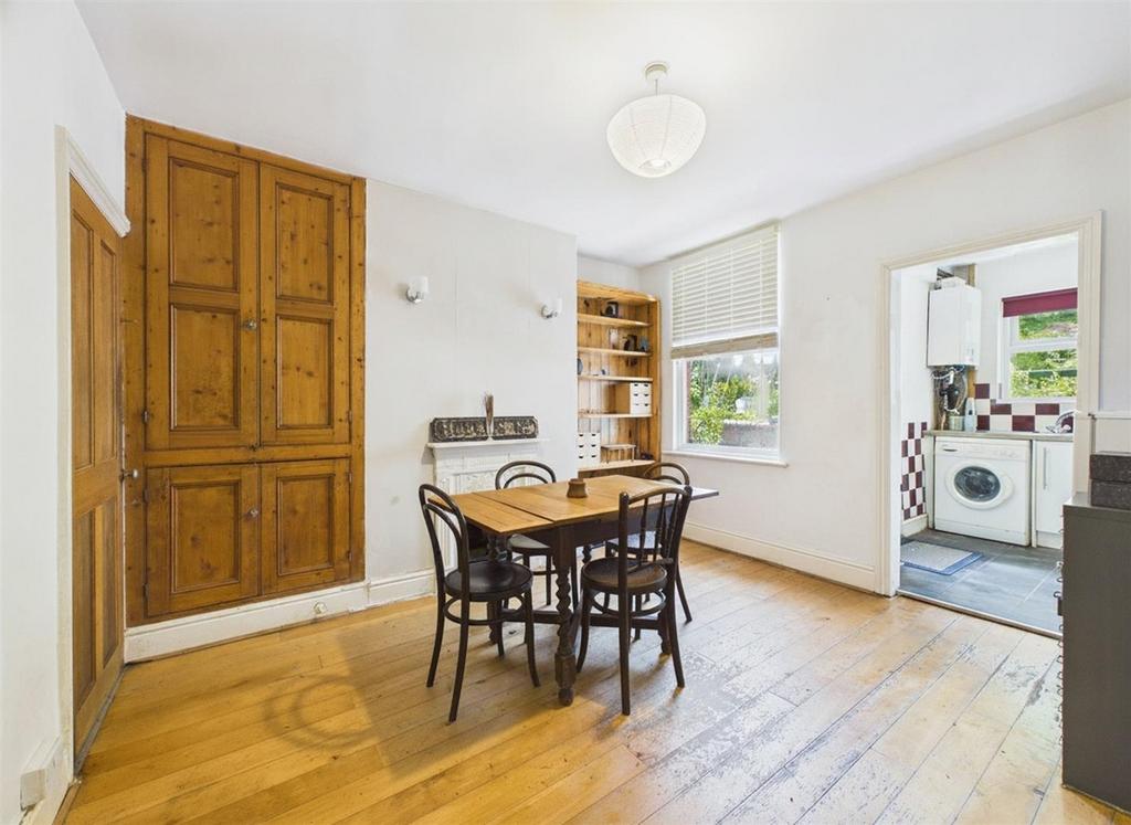 House in Sheffield, Heeley Bottom, Meersbrook - More