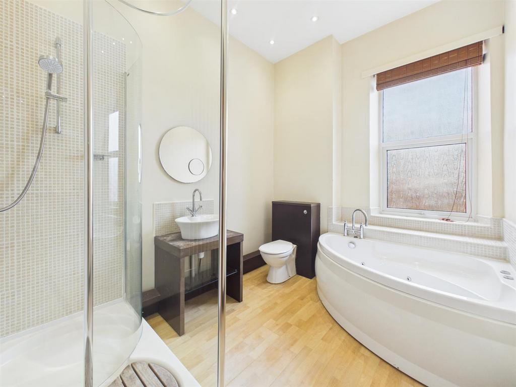 Bath 2.jpg