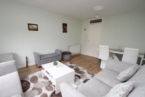 3 bedroom townhouse to rent, Edzell Street, Glasgow, G14
