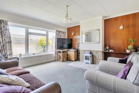 2 bedroom detached bungalow for sale, Lovell Avenue, Oldland Common, Bristol