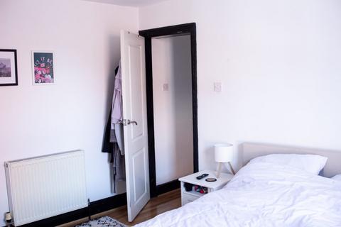 2 bedroom flat for sale, Ashdale Road & 79 St. Johns Road, Waterloo Liverpool L22