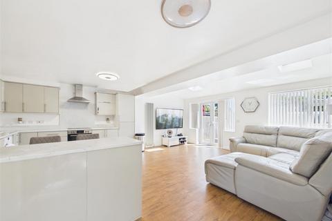 3 bedroom semi-detached house for sale, Shirley Road, Walsgrave, Coventry *Extended*